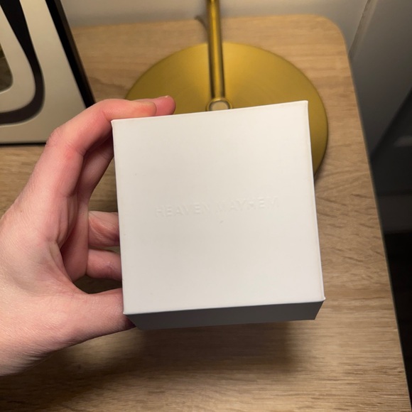 Heaven Mayhem double knot earrings - Picture 8 of 8